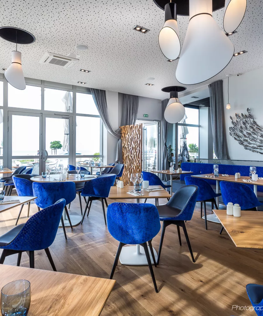 Shore-Brasserie-La-Baule-Salle-Bleue-3.jpg