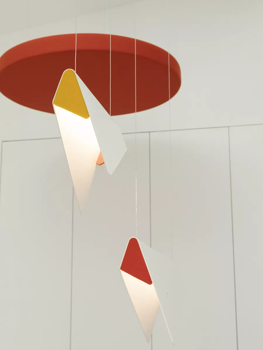 Pendant Light Large Mobula - White - Felt Orange / Yellow - Designheure