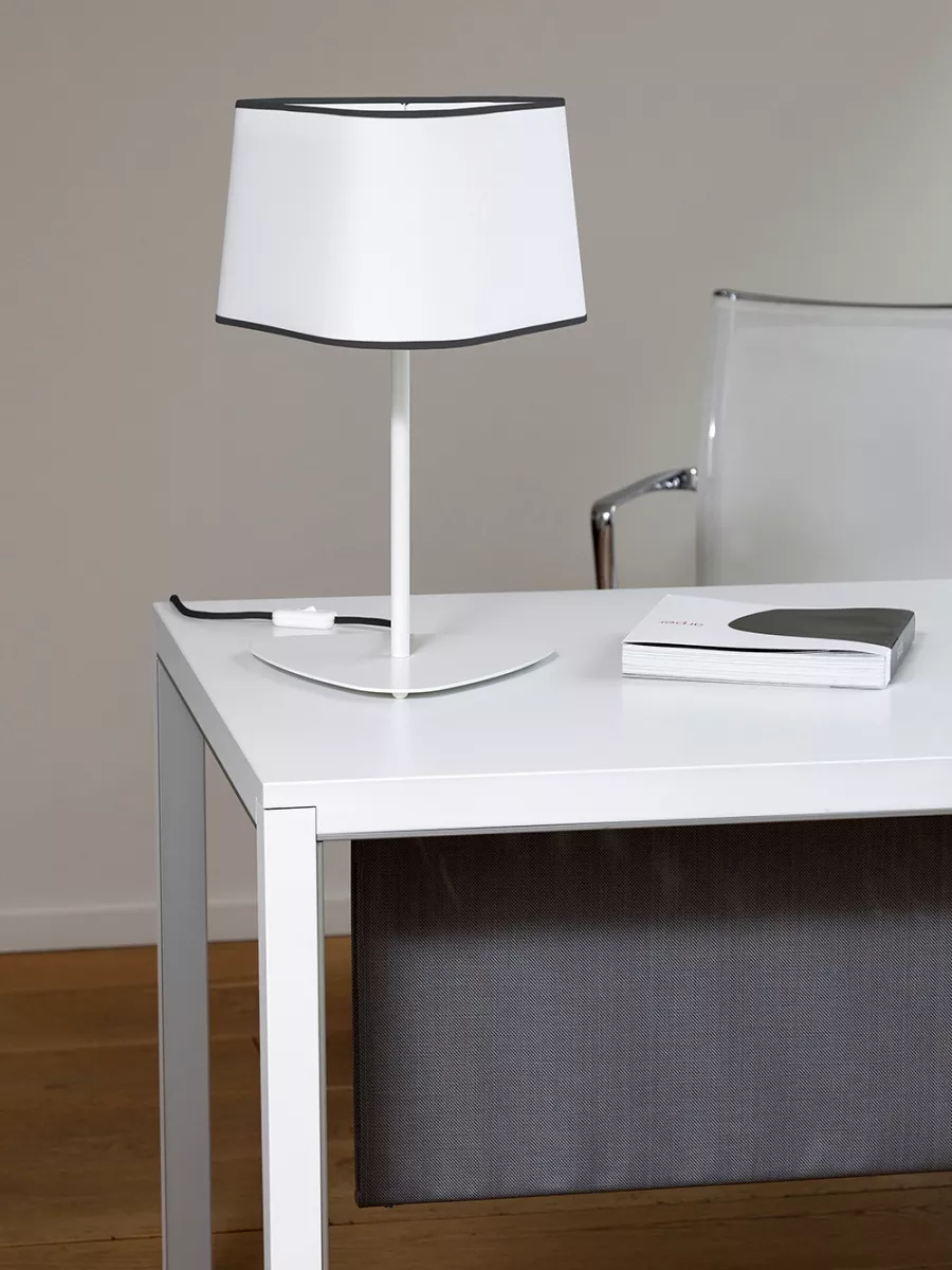 Table lamp Moyen Nuage - White with black border - Designheure