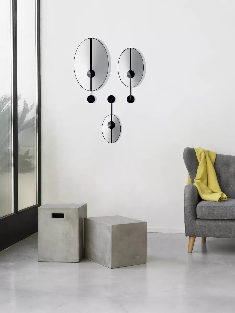 Wall lamp Moyen Shield - White with Gold border - Designheure