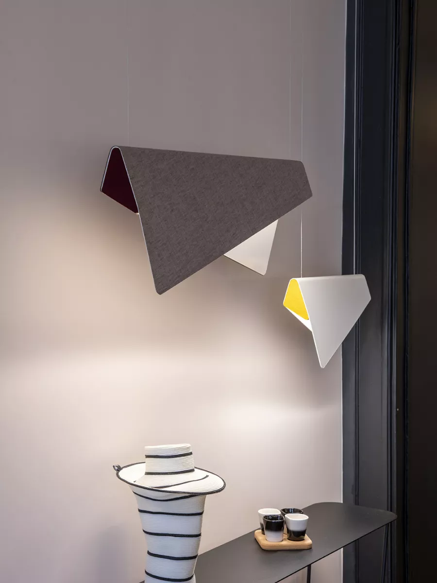 Pendant Light Large Mobula - White - Felt Orange / Yellow - Designheure