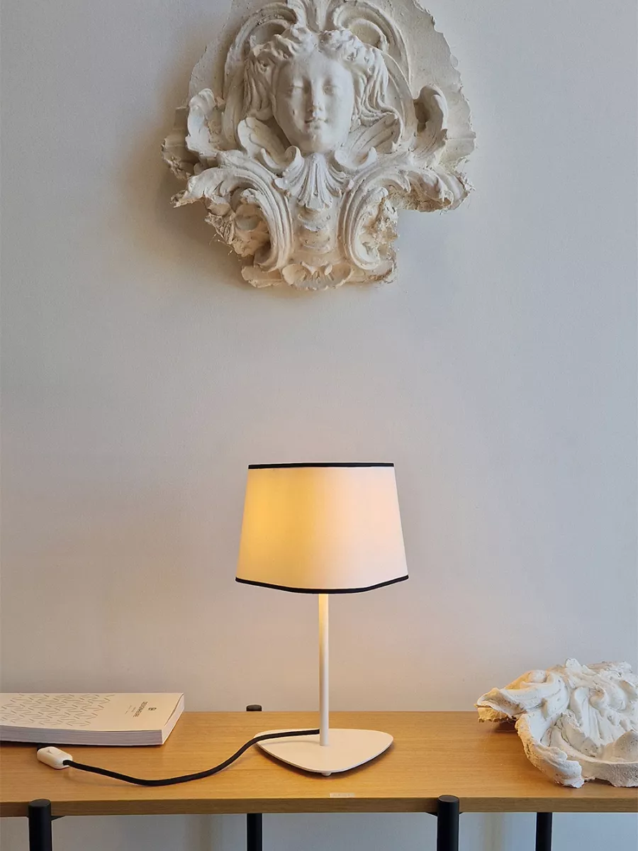 Table Lamp Petit Nuage - White with black border - Designheure