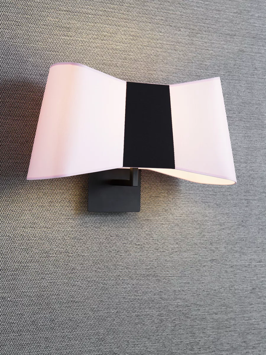 Wall lamp Grand Couture - Light Pink / Black - Designheure