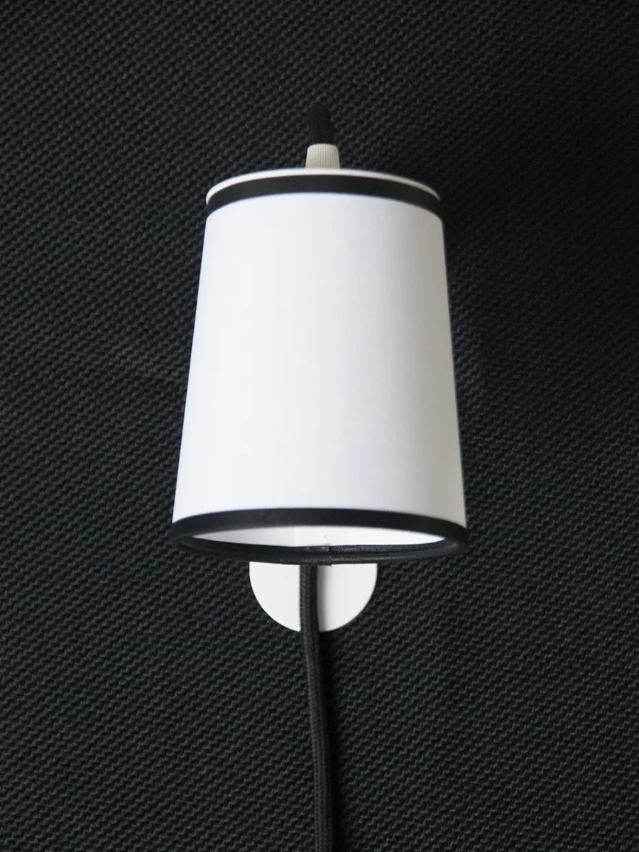 Wall lamp Lightbook - White with black borders - Designheure