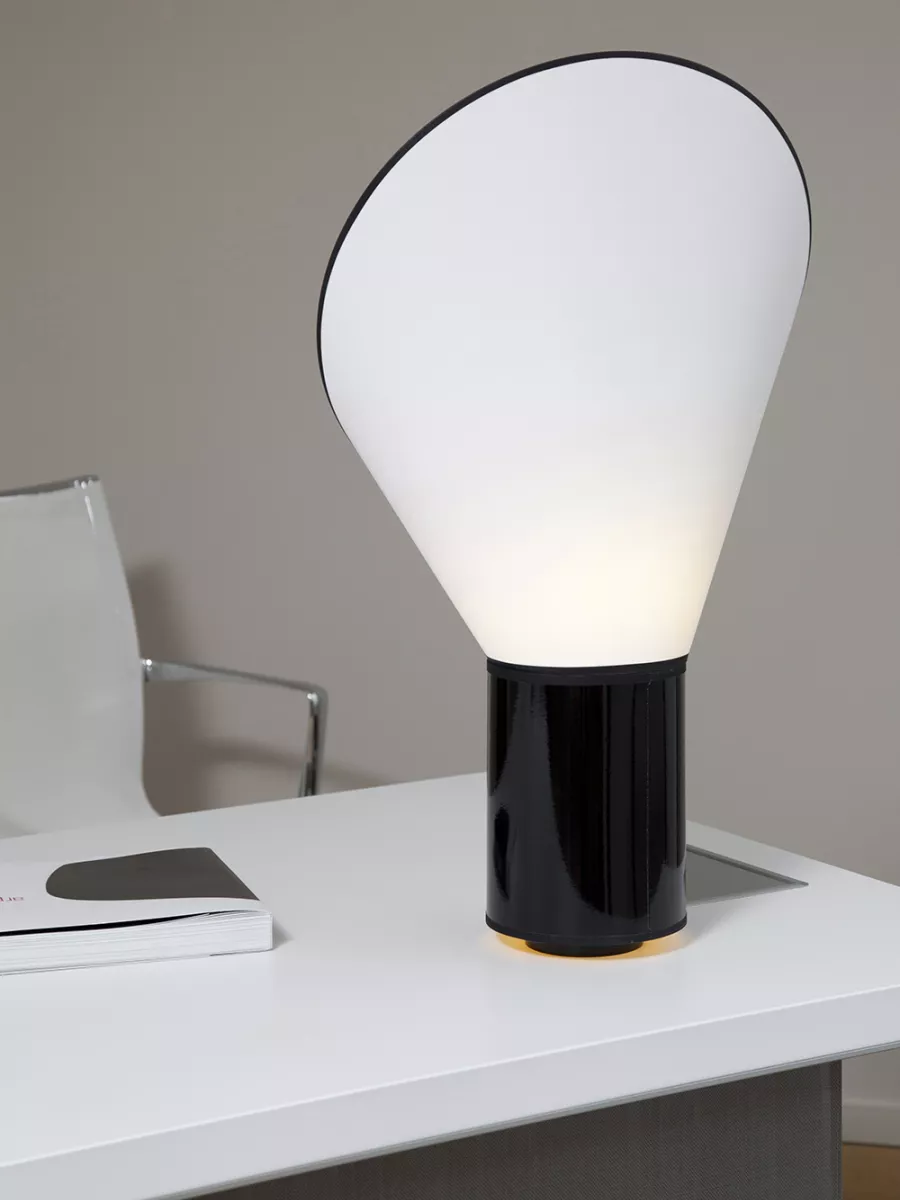 Table Lamp Petit Cargo - White with Black cylinder - Designheure