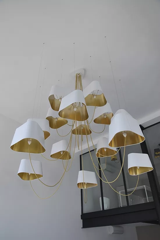 Chandelier 15 Grand Nuage - White diffusing / red cords - Designheure