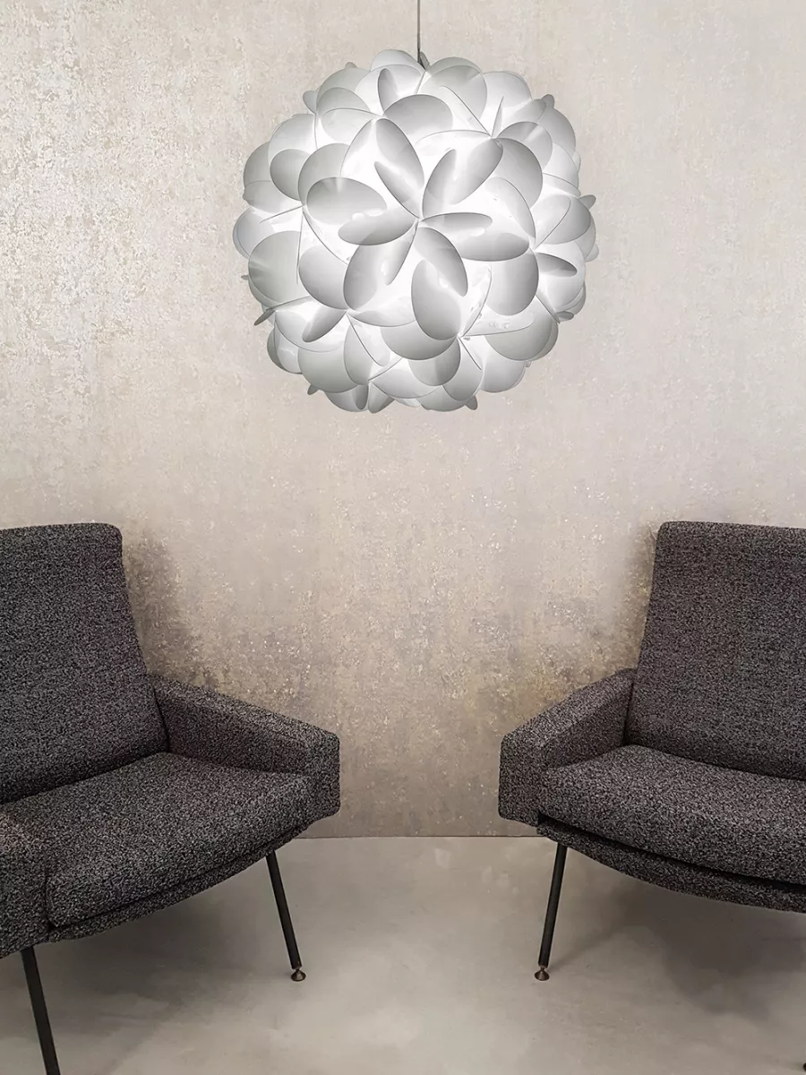 Pending Lamp E60 - White - Designheure